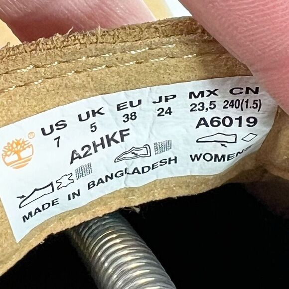 Timberland Boots Womens Size 8 Tan Suede Pull-On Chelsea - Picture 8 of 9